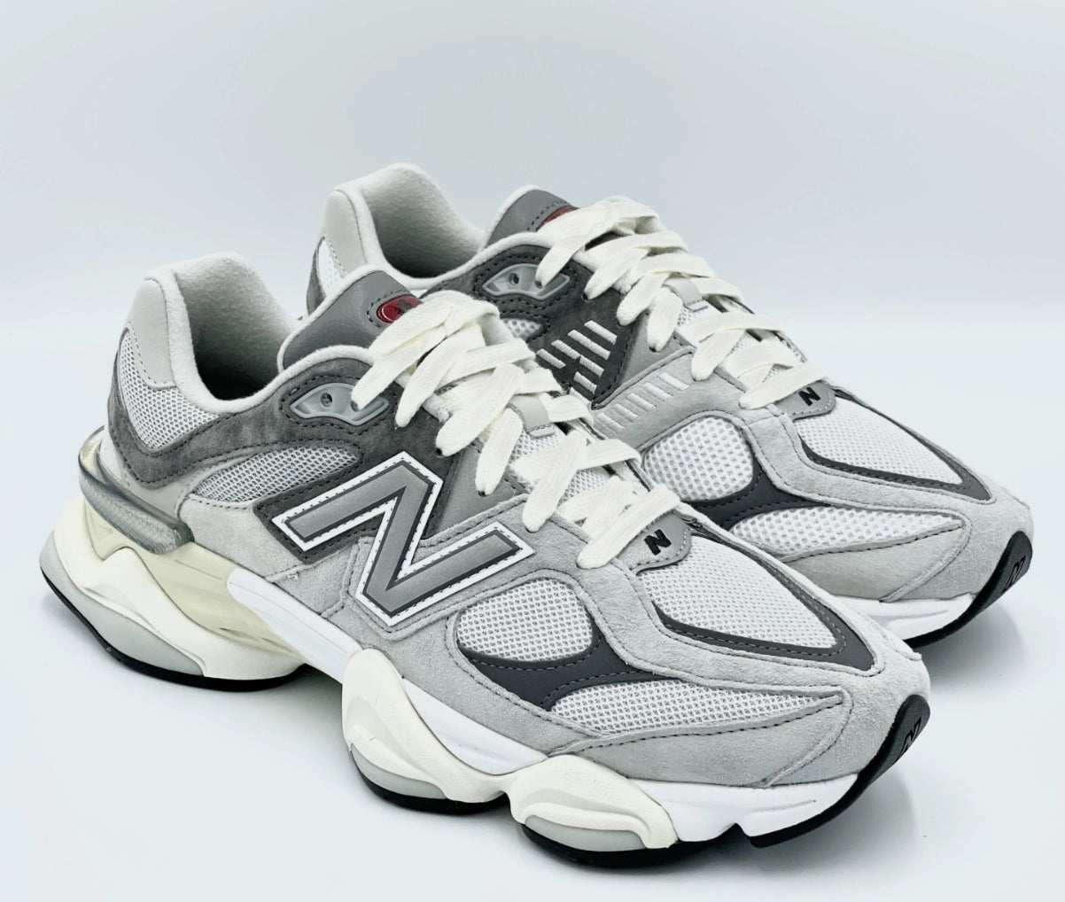 New balance 9060– Gris / Blanc / Noir